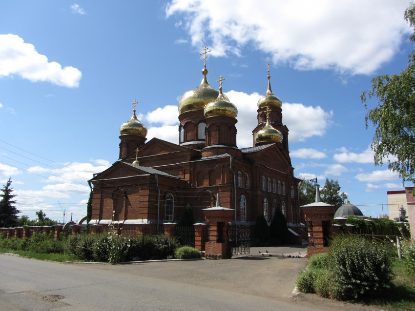 Саранск. Церковь Николая Чудотворца в Посопе. общий вид в ландшафте