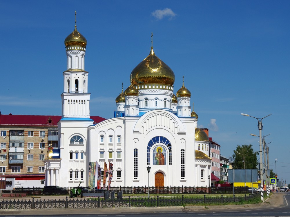 Погода на 3 дня краснослободск. Собор Воскресения Христова (Краснослободск). Краснослободск Мордовия храм. Краснослободск Мордовия храм Воскресения Христова. В кафедральном соборе Краснослободск.