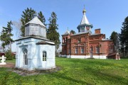 Церковь Благовещения Пресвятой Богородицы, Вид с юго-востока. На переднем плане часовня-усыпальница Воронцовых-Дашковых<br>, Новотомниково, Моршанский район и г. Моршанск, Тамбовская область