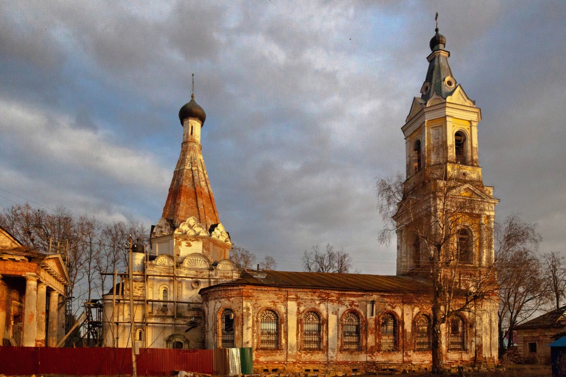 Кушалино. Церковь Смоленской иконы Божией Матери. фасады