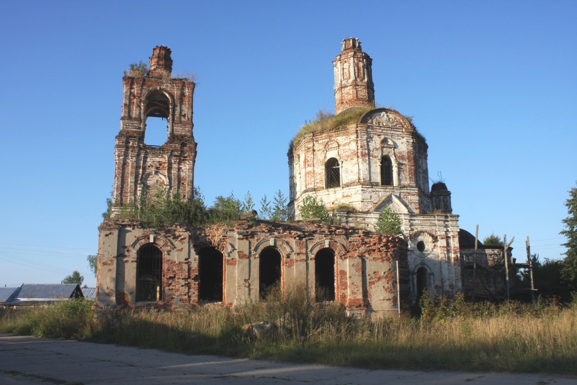 Романово. Церковь Троицы Живоначальной. фасады