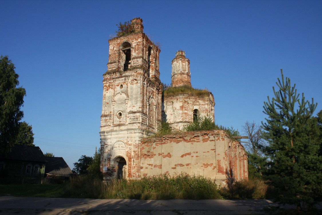 Романово. Церковь Троицы Живоначальной. фасады