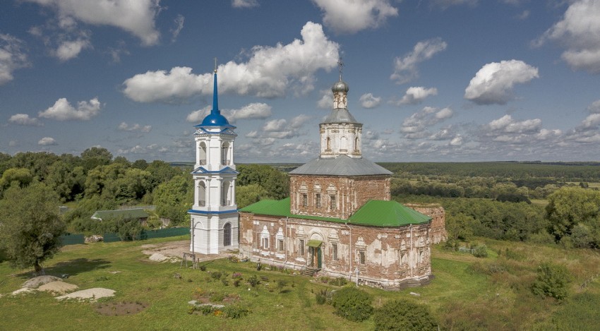 Монастырь село успенское. Шаровкин монастырь Калужская область. Свято-Успенский Шаровкин монастырь. Шаровкин Успенский монастырь. Село Ильинское. Перемышль Калужская область Свято- Успенский Шаровкин монастырь.