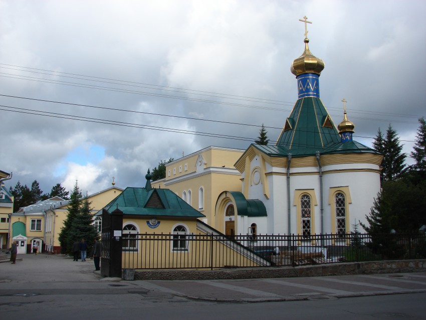 Новосибирск. Часовня Всех Святых, в земле Сибирской просиявших. общий вид в ландшафте