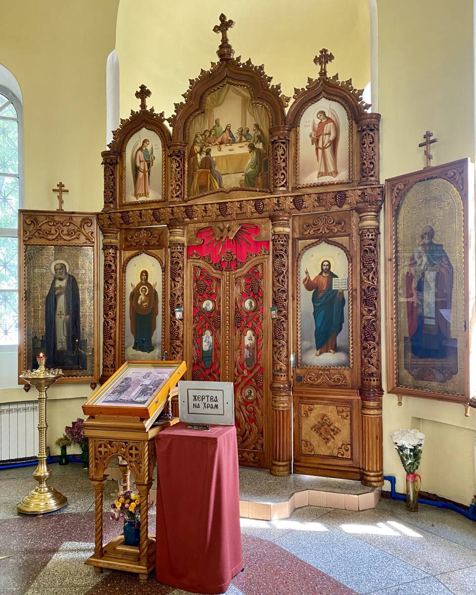 Часовня Всех Святых, в земле Сибирской просиявших, Новосибирск (Новосибирск, город, Новосибирская область). интерьер и убранство, Вид от входа