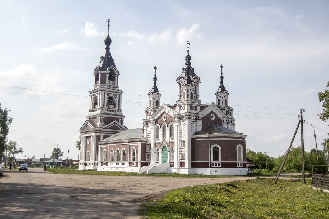 Церковь Покрова Пресвятой Богородицы, Большое Туманово (Арзамасский район и г. Арзамас, Нижегородская область). общий вид в ландшафте