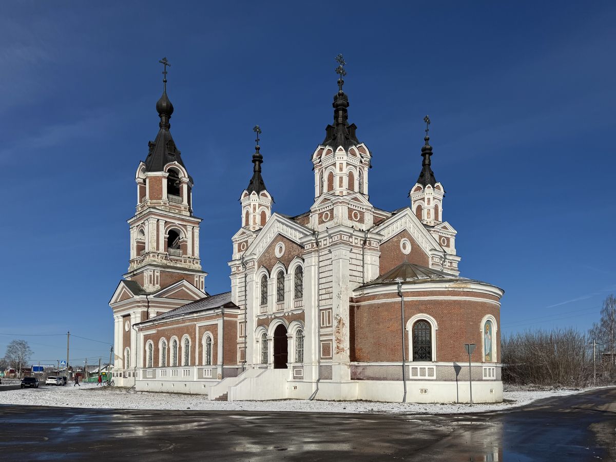 Вид с юго-востока, фасады. Церковь Покрова Пресвятой Богородицы, Большое Туманово (Арзамасский район и г. Арзамас, Нижегородская область)