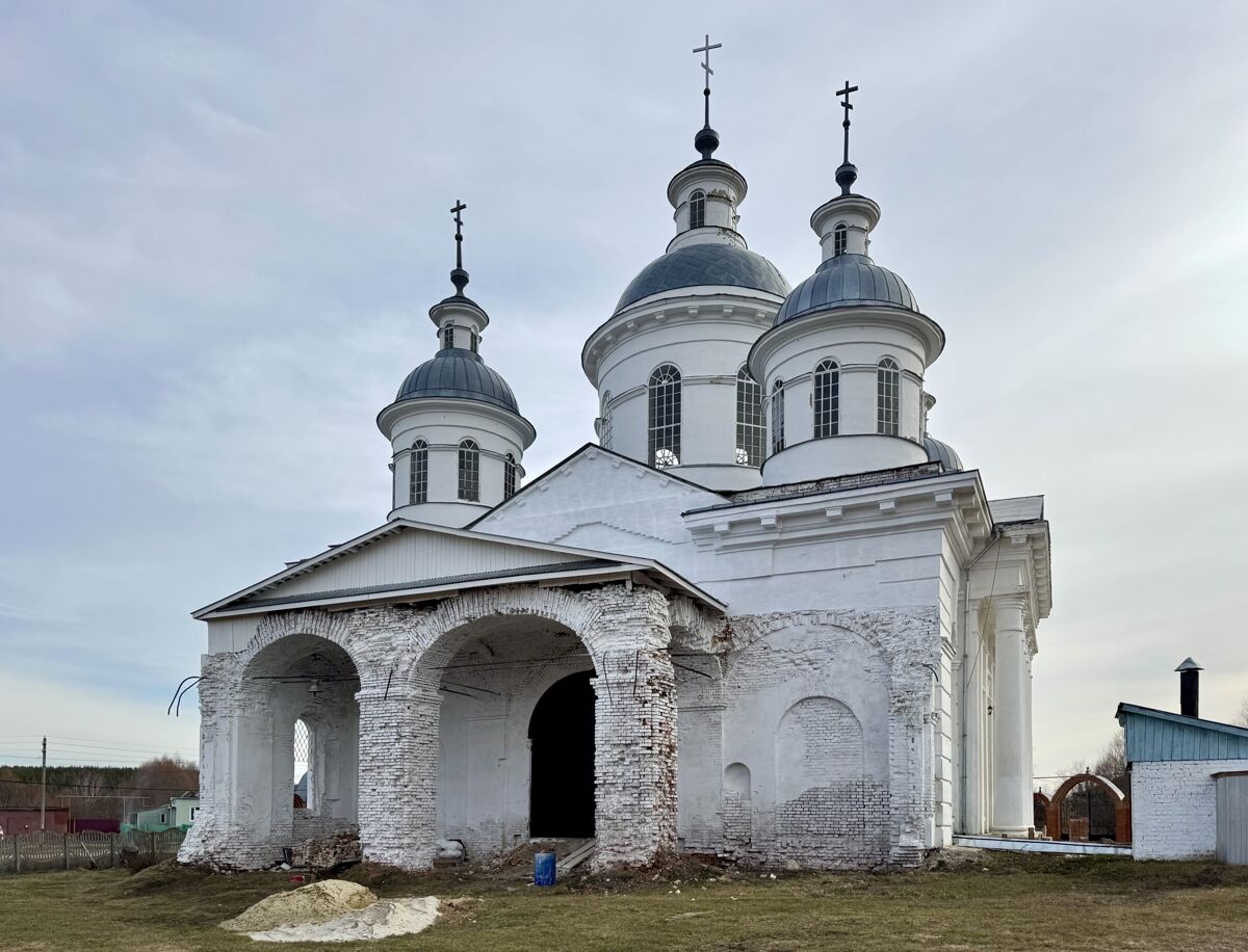 Церковь Троицы Живоначальной, Новый Усад (Арзамасский район и г. Арзамас, Нижегородская область). фасады, Вид с юго-запада