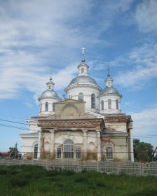 Новый Усад. Церковь Троицы Живоначальной