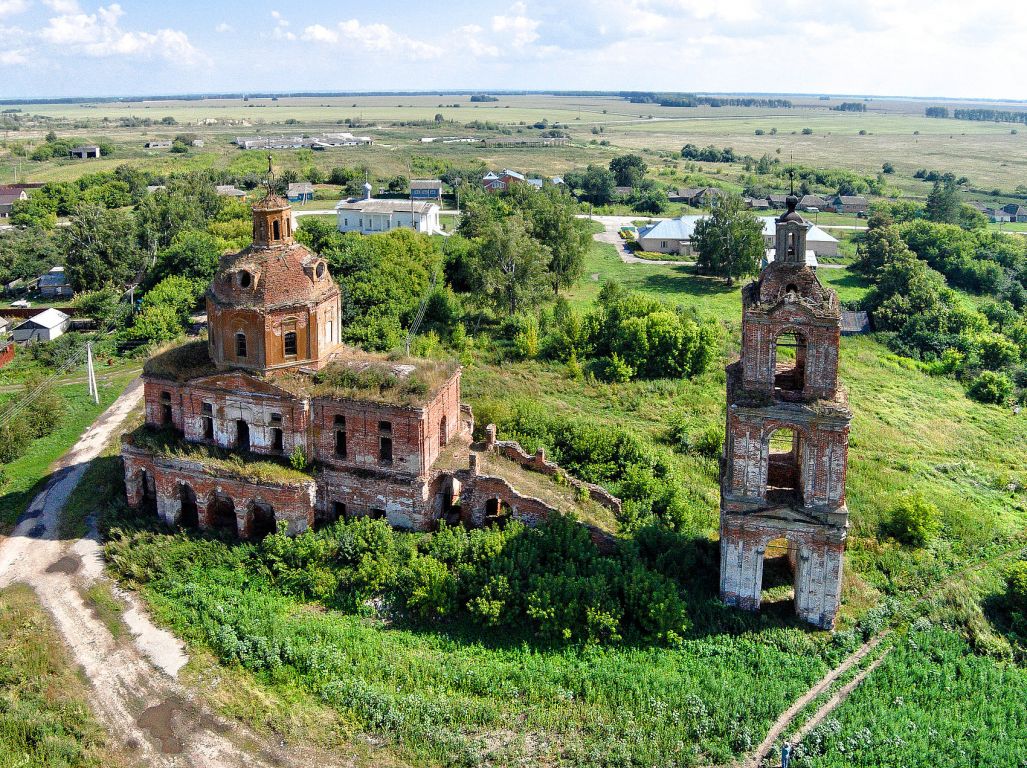 Нестерово. Церковь Димитрия Солунского. общий вид в ландшафте