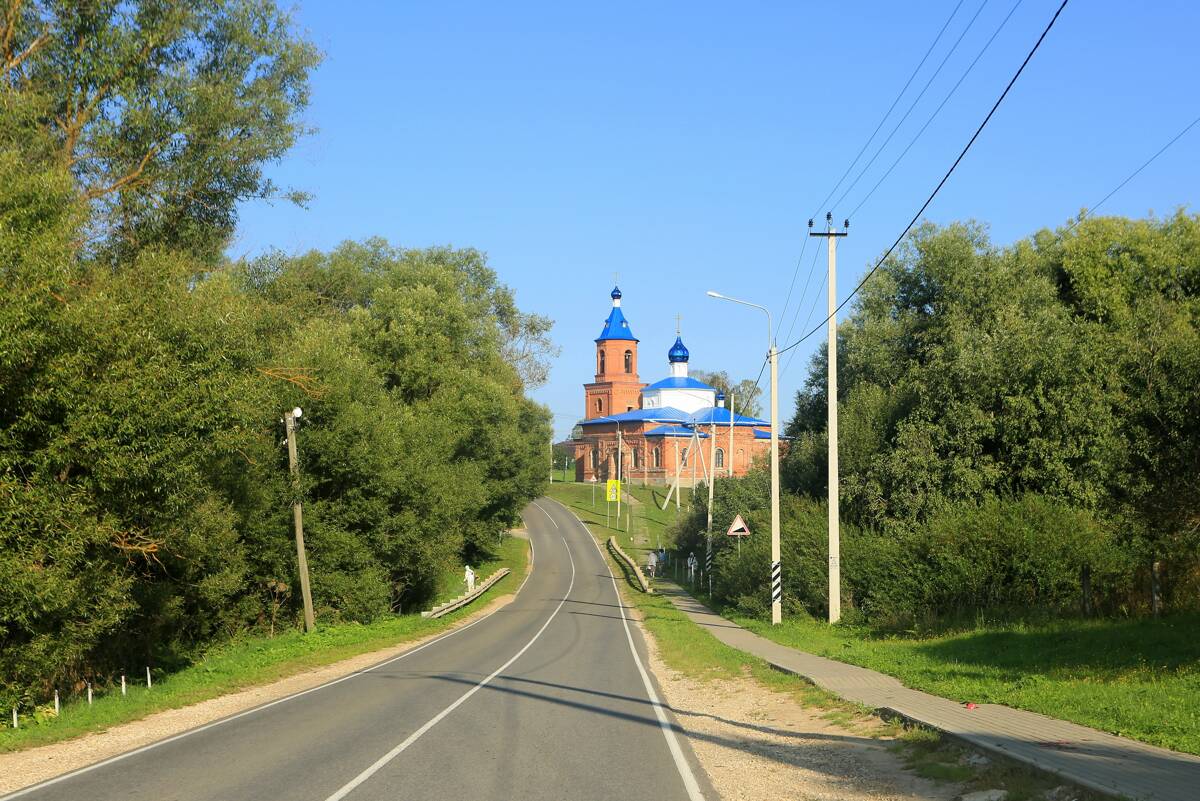 Церковь Успения Пресвятой Богородицы, Волковское (Тарусский район, Калужская область). общий вид в ландшафте, общий вид в ландшафте