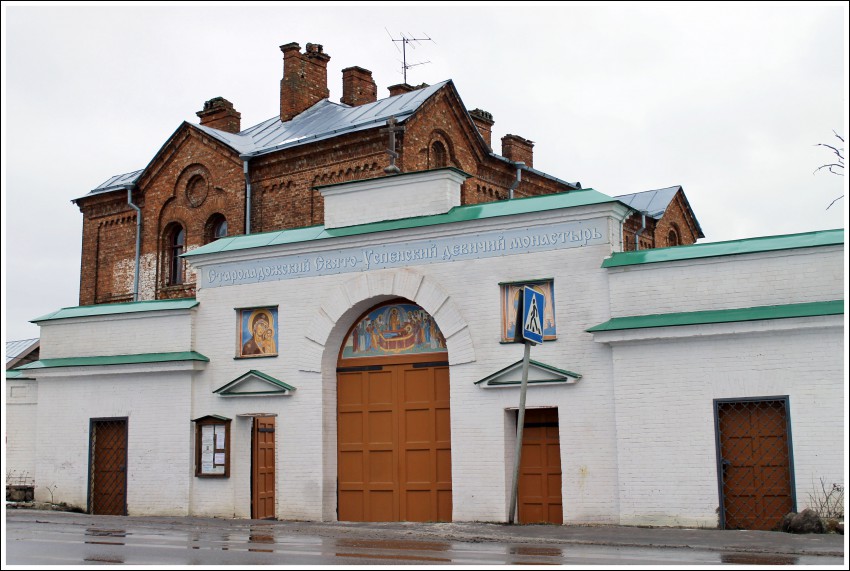 Старая Ладога. Староладожский Успенский девичий монастырь. фасады