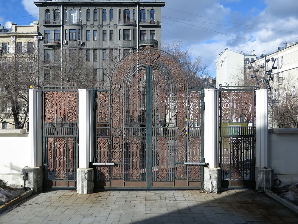 Сретенский  монастырь, Мещанский (Центральный административный округ (ЦАО), г. Москва). фасады, Новые врата церковной ограды (со стороны Сретенского бульвара).