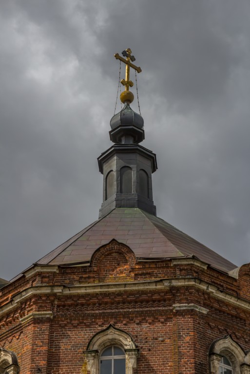 Церковь Рождества Пресвятой Богородицы, Суворово (Волоколамский городской округ, Московская область). архитектурные детали, Завершение основного объема
