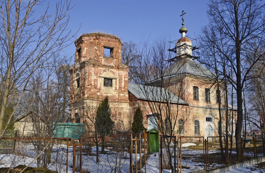 Церковь Покрова Пресвятой Богородицы, Никоновское (Раменский район и гг. Бронницы, Жуковский, Московская область). фасады