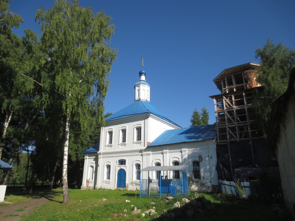 Никоновское. Церковь Покрова Пресвятой Богородицы. фасады