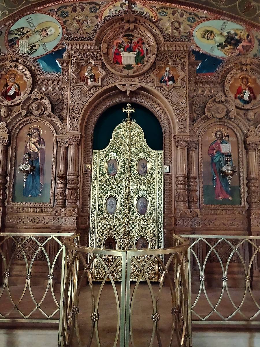 Царские врата придела иконостаса во имя св. преп. Сергия Радонежского, интерьер и убранство. Церковь иконы Божией Матери "Знамение" за Петровскими воротами, Тверской (Центральный административный округ (ЦАО), г. Москва)