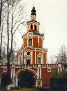 Донской. Донской монастырь. Надвратная церковь Тихвинской иконы Божией Матери