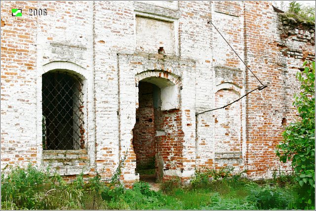 Большое Забелино. Церковь Воскресения Христова. архитектурные детали, Северный вход в основной объем