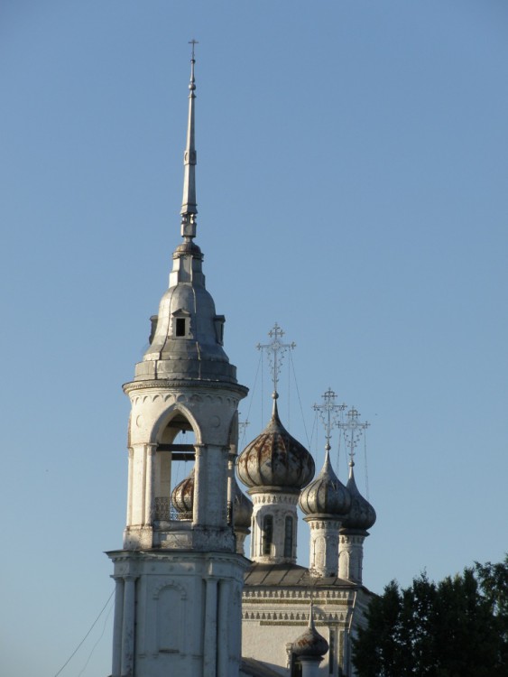 Вологда. Церковь Сретения Господня. архитектурные детали, Купола храма