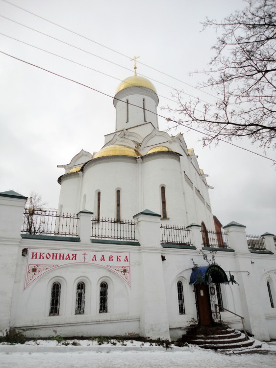 Иваново. Церковь Троицы Живоначальной. общий вид в ландшафте