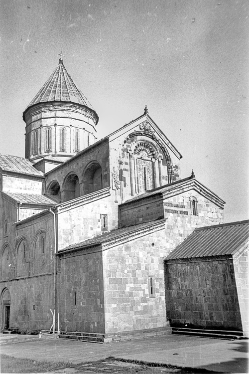 Кафедральный собор Двенадцати апостолов (Светицховели), Мцхета (Мцхета-Мтианети, Грузия). архивная фотография, Вид с северо-запада.