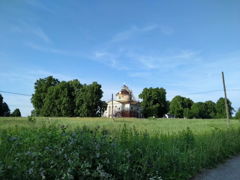Церковь Покрова Пресвятой Богородицы, Есиплево (Кольчугинский район, Владимирская область). общий вид в ландшафте