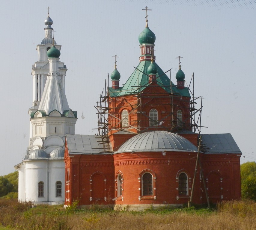 Храмовый комплекс. Церкви Никиты мученика и Троицы Живоначальной, Елизарово (Переславский район и г. Переславль-Залесский, Ярославская область). фасады