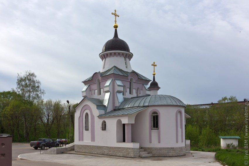 Тверь. Христорождественский монастырь. Церковь Царственных страстотерпцев. общий вид в ландшафте