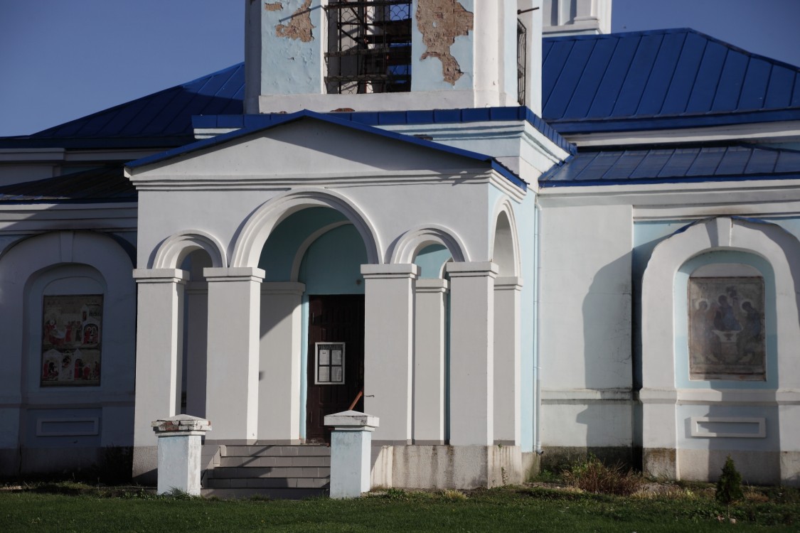 Церковь Рождества Пресвятой Богородицы, Ивановское (Жуковский район, Калужская область). архитектурные детали