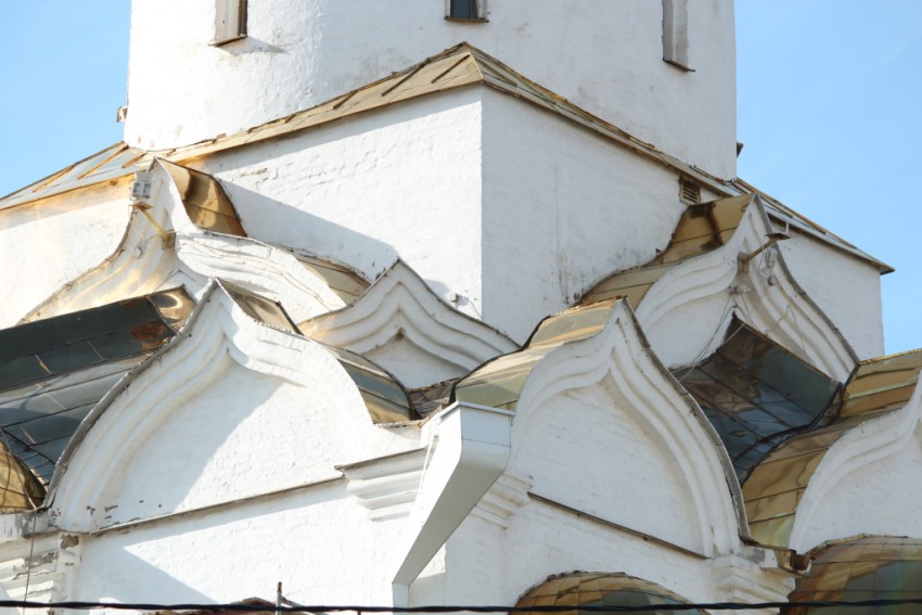 Иваново. Церковь Троицы Живоначальной. архитектурные детали, Кокошники храма