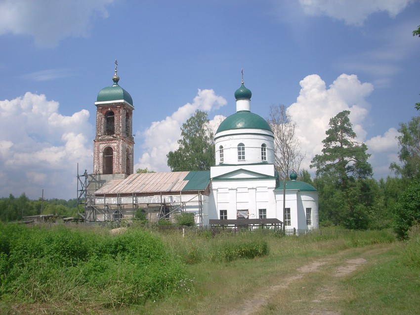 Овчинино. Церковь Николая Чудотворца. общий вид в ландшафте