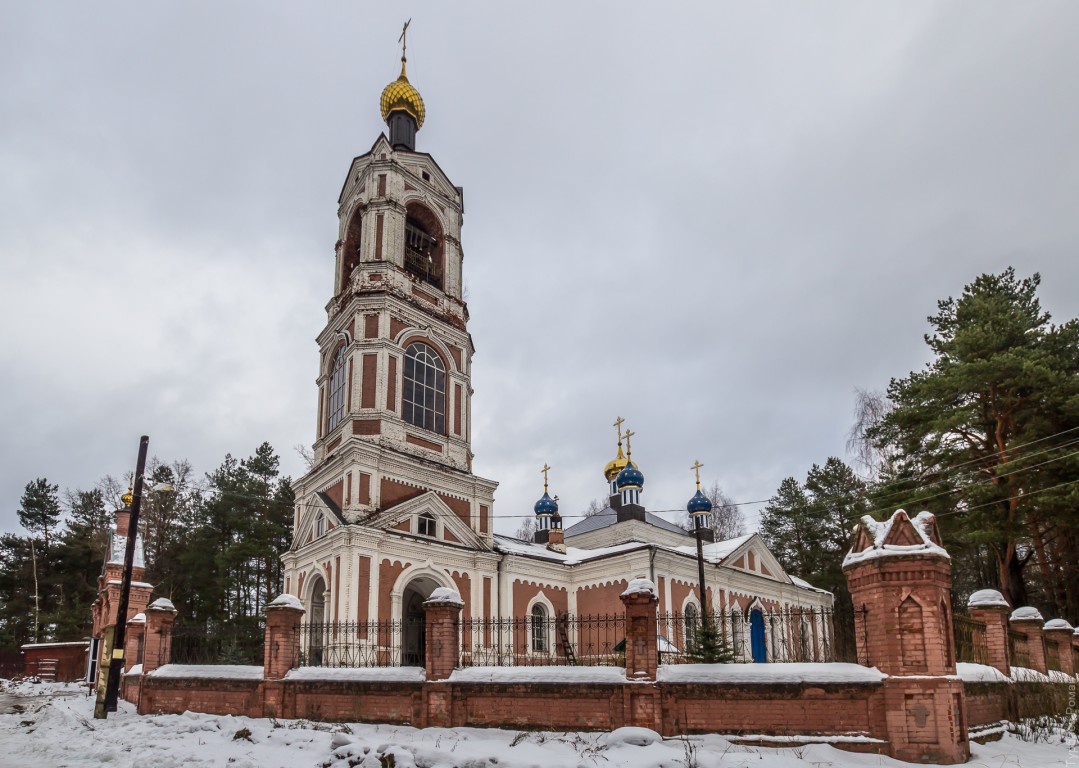 Заречье. Церковь Казанской иконы Божией Матери. общий вид в ландшафте, Общий вид с Юго-Запада