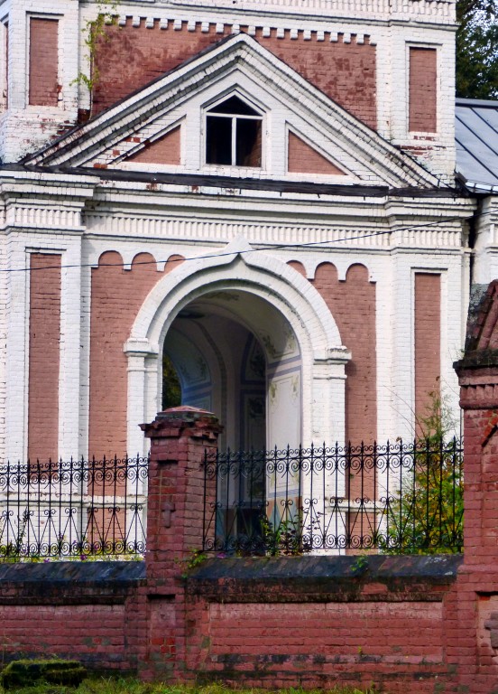 Церковь Казанской иконы Божией Матери, Заречье (Киржачский район, Владимирская область). архитектурные детали