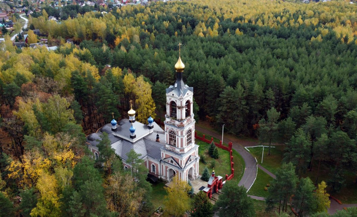 Церковь Казанской иконы Божией Матери, Заречье (Киржачский район, Владимирская область). общий вид в ландшафте