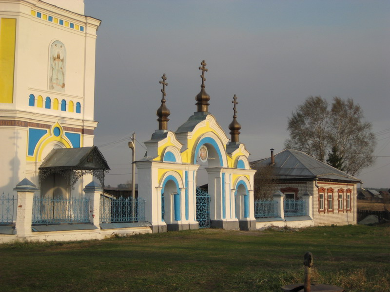 Церковь Троицы Живоначальной, Вторусское (Арзамасский район и г. Арзамас, Нижегородская область). дополнительная информация, Врата церковной ограды