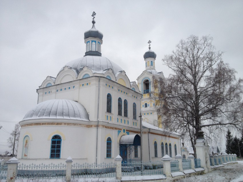 Церковь Троицы Живоначальной, Вторусское (Арзамасский район и г. Арзамас, Нижегородская область). фасады, в начале зимы 2013 года