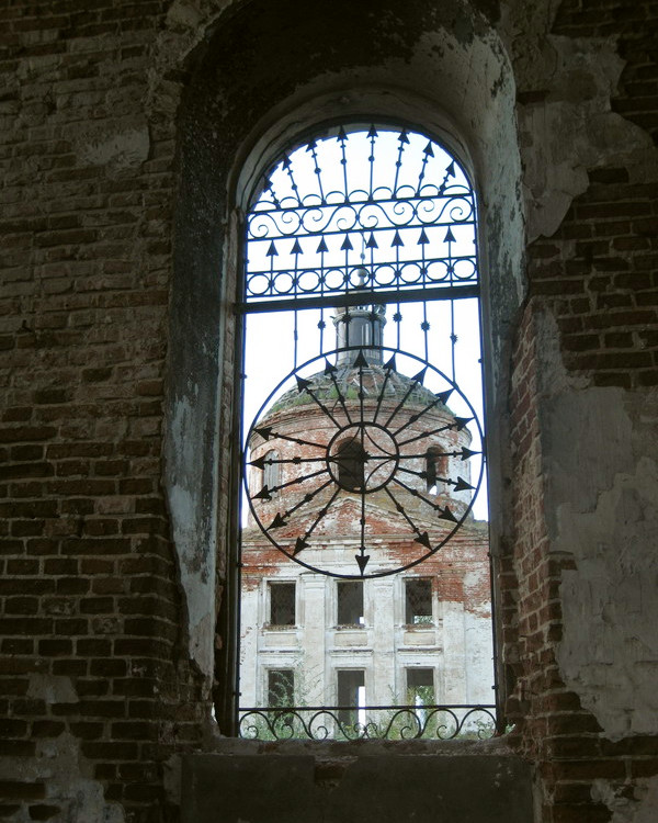 Заречное. Церковь Михаила Архангела. интерьер и убранство, Окно на север
