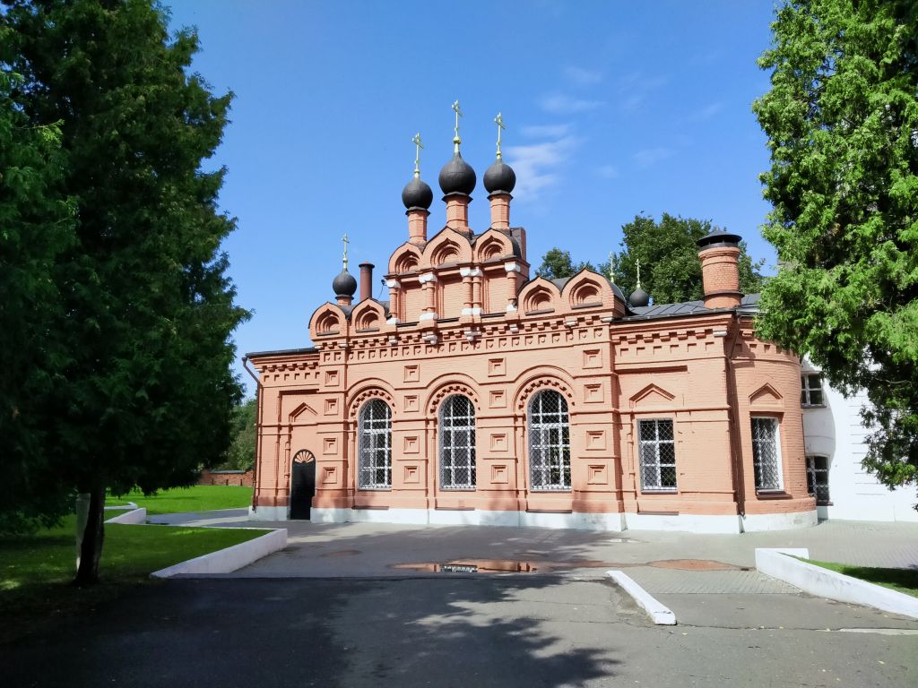 Коломна. Церковь Петра и Павла. фасады