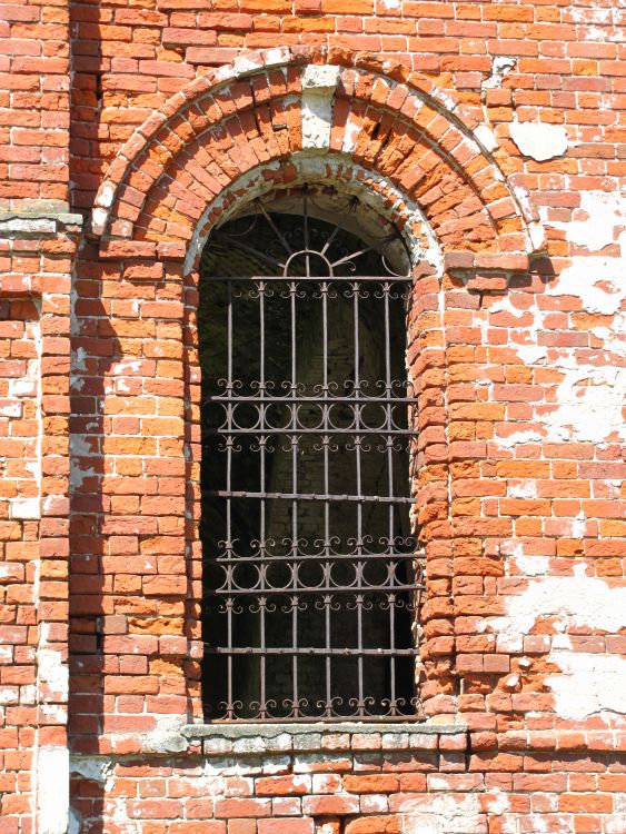 Долгополье. Церковь Троицы Живоначальной. архитектурные детали, окно южного фасада