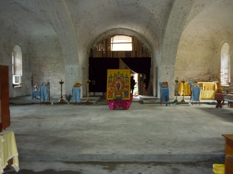 Долгополье. Церковь Троицы Живоначальной. интерьер и убранство, Трапезная, вид с западного входа на купольную часть