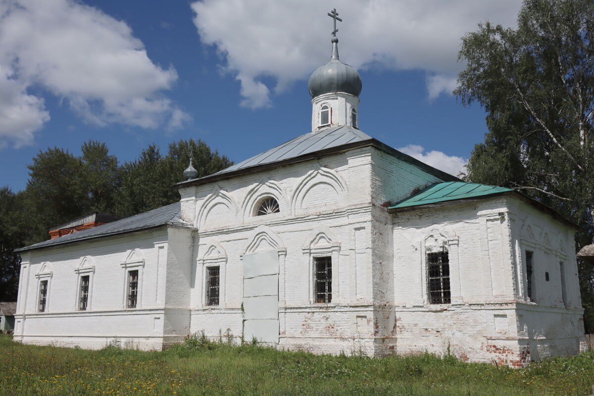 Церковь Введения во храм Пресвятой Богородицы, Ирково (Александровский район, Владимирская область). общий вид в ландшафте, Вид с юго-востока
