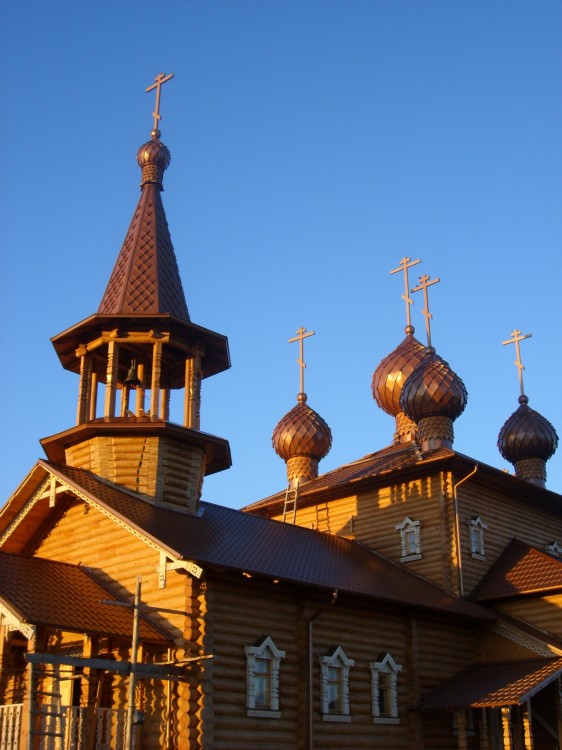 Церковь Николая и Александры, царственных страстотерпцев, Сологубовка, станция (Кировский район, Ленинградская область). архитектурные детали