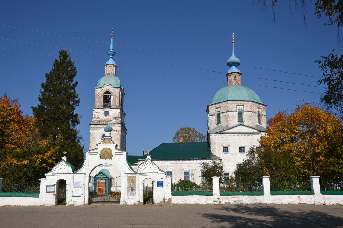 Флорищи. Церковь Введения во храм Пресвятой Богородицы. фасады