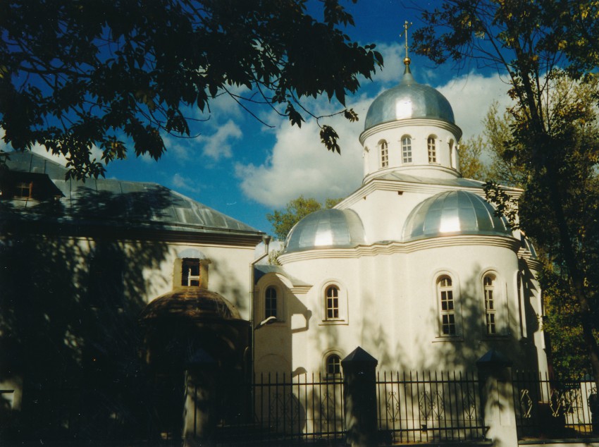 Электросталь. Церковь Иоанна Кронштадтского (крестильная). фасады