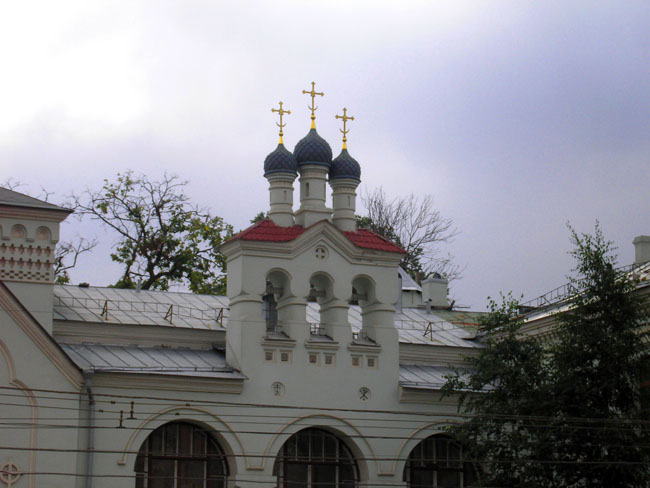 Домовая церковь Алексия, митрополита Московского при ЦКБ МП, Донской (Южный административный округ (ЮАО), г. Москва). архитектурные детали, Храм во имя Козельщанской иконы Божией Матери
(ныне Святителя Алексия Митрополита Московского),звонница псковского типа