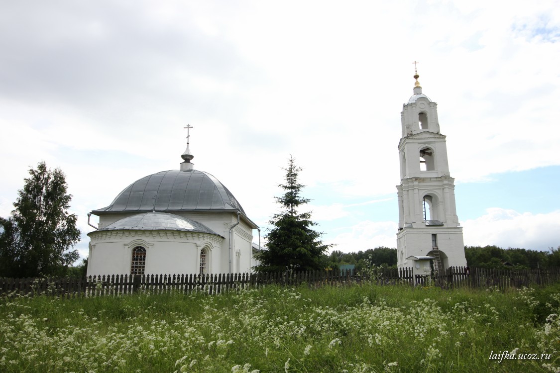 Мугреево-Дмитриевское. Храмовый комплекс. Церковь Евфимия Суздальского и колокольня церкви Богоявления Господня. фасады