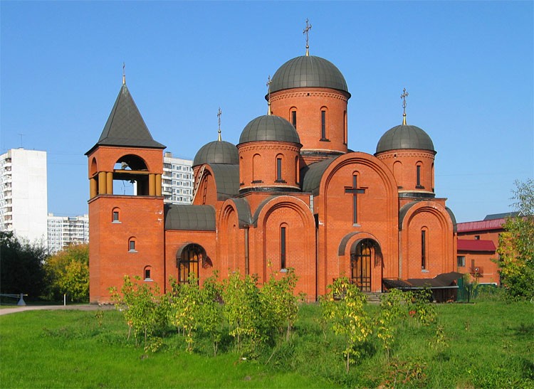 Отрадное. Церковь Николая Чудотворца в Отрадном. общий вид в ландшафте