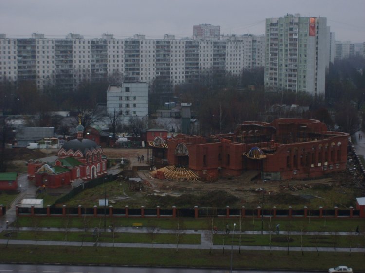 Бибирево. Церковь Собора Московских Святых в Бибиреве. документальные фотографии, Панорама стройки