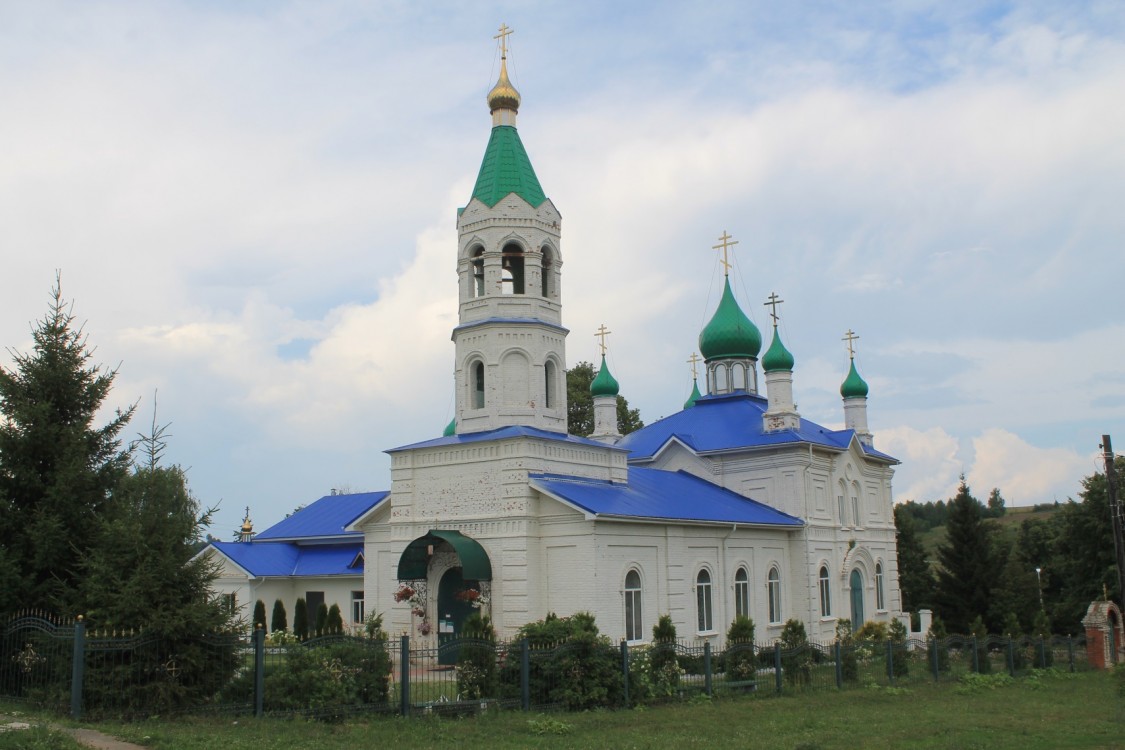 Церковь Троицы Живоначальной, Большой Сундырь (Моргаушский район, Республика Чувашия). фасады, Фасады